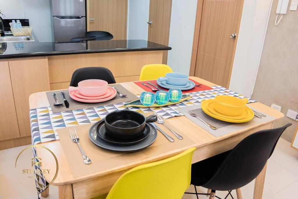 Moa Shore 3 New Modern One Bedroom Manila