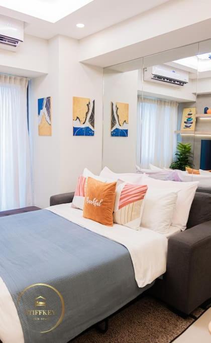 Apartment Moa Shore 3 New Modern One Bedroom Manila