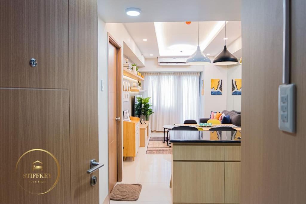 Moa Shore 3 New Modern One Bedroom Manila