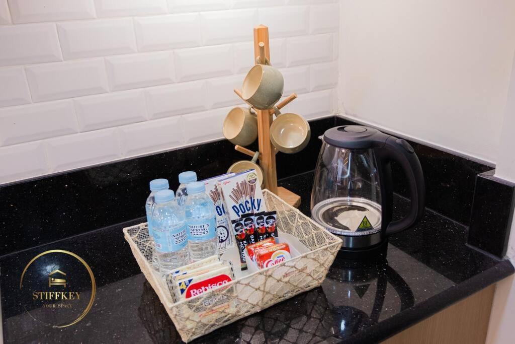Moa Shore 3 New Modern One Bedroom Apartment Manila