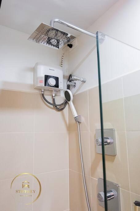 Moa Shore 3 New Modern One Bedroom Manila